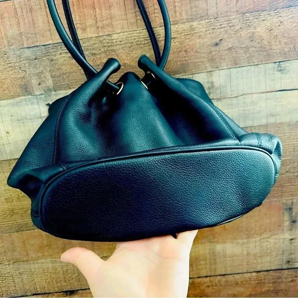 Micheal Kors Black Leather Medium East West Ring Tote Purse